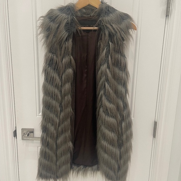 Rachel Zoe  Faux FUR VEST.  Size 4. Like NEW - Picture 1 of 6